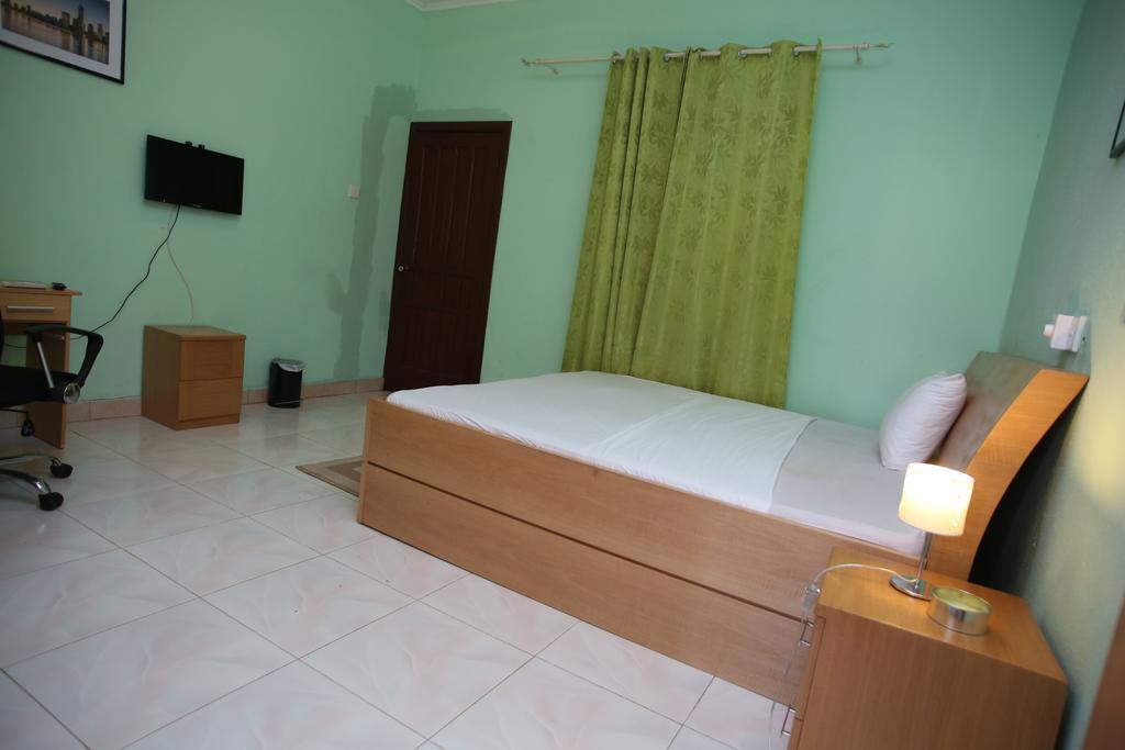 Akmary Guest House Ogbodjo Exterior photo