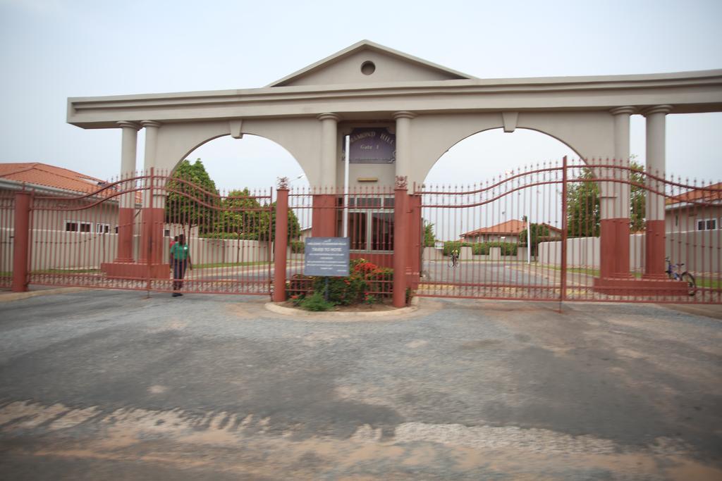Akmary Guest House Ogbodjo Exterior photo